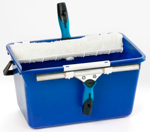 [LAM18089] SEAU RECTANGULAIRE 18L AVEC EGOUTTOIR ET CROCHET (SEAU MOUILLEUR)